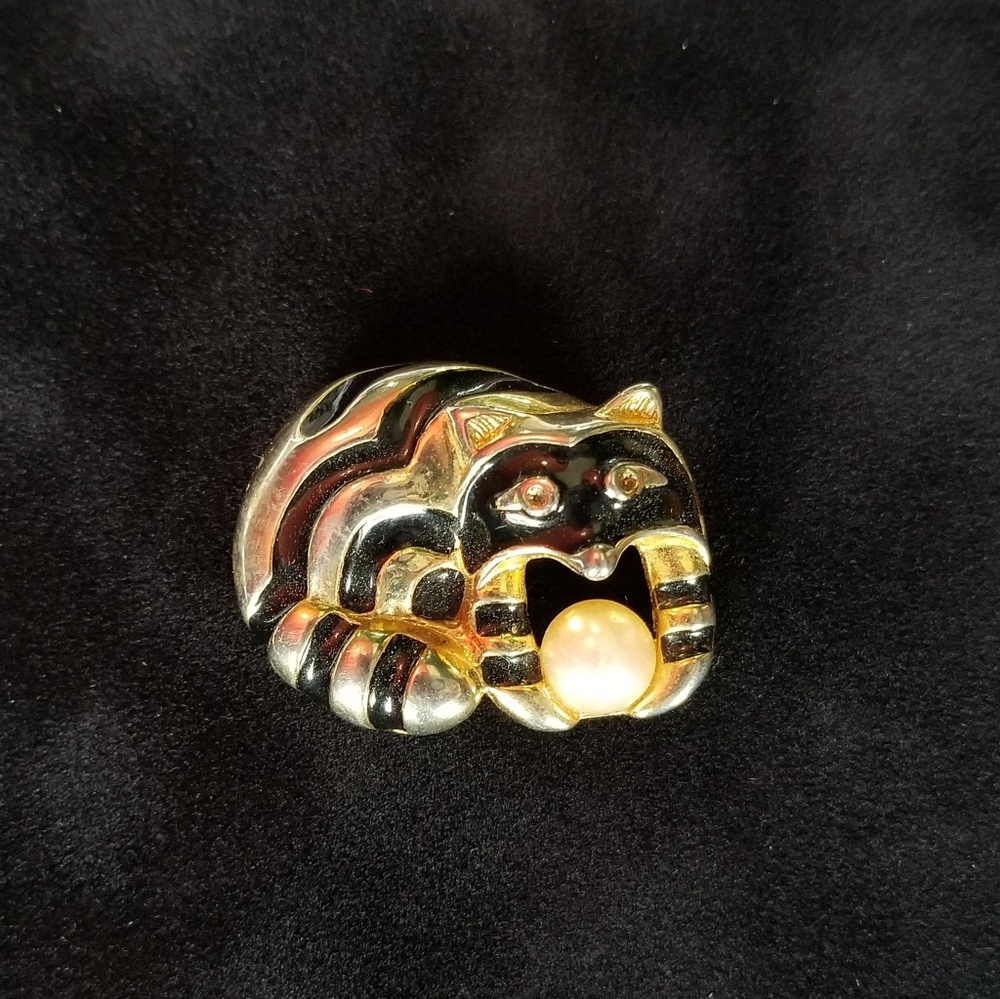 Vintage Racoon Brooch